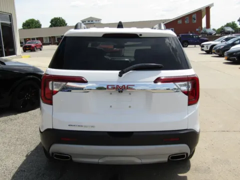 More photos of 2023 GMC Acadia SLT at Pettijohn Auto Center, MO