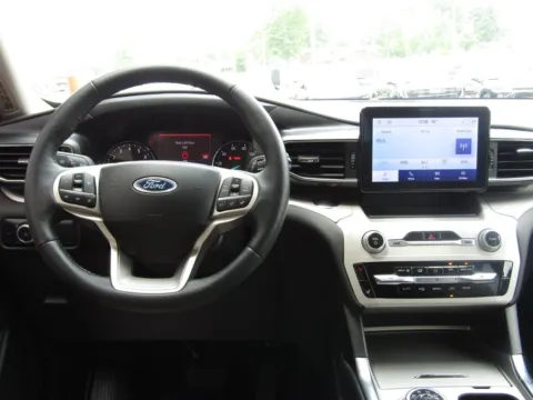 More photos of 2024 Ford Explorer XLT at Pettijohn Auto Center, MO