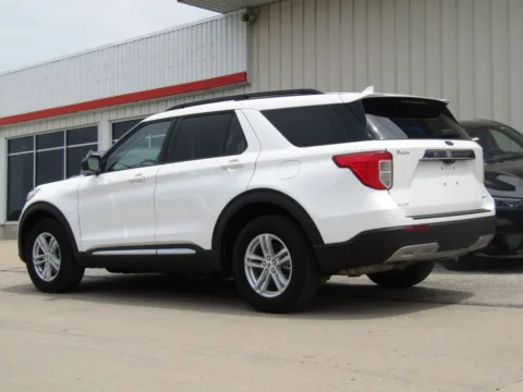 More photos of 2024 Ford Explorer XLT at Pettijohn Auto Center, MO