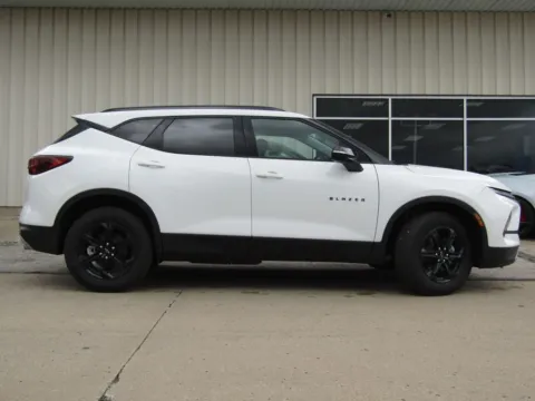 Photos of 2026 Chevrolet Blazer LT for sale in Bethany, MO at Pettijohn Auto Center