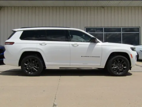 Photos of 2026 Jeep Grand Cherokee L Limited for sale in Bethany, MO at Pettijohn Auto Center