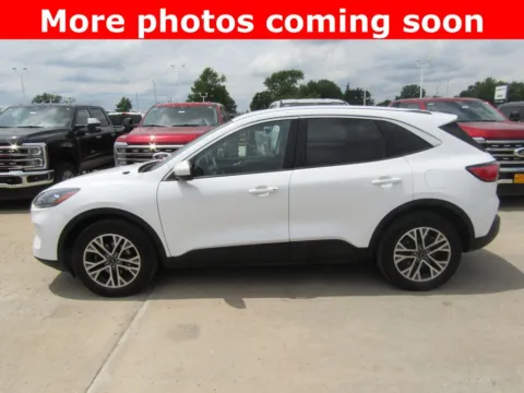 Photos of 2022 Ford Escape SEL for sale in Bethany, MO at Pettijohn Auto Center