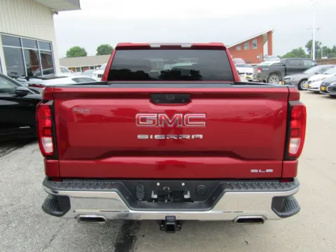 More photos of 2020 GMC Sierra 1500 SLE at Pettijohn Auto Center, MO