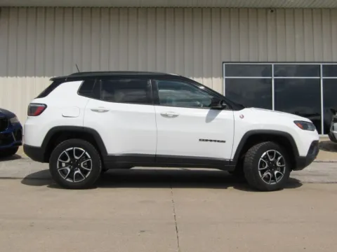 Photos of 2024 Jeep Compass Trailhawk for sale in Bethany, MO at Pettijohn Auto Center