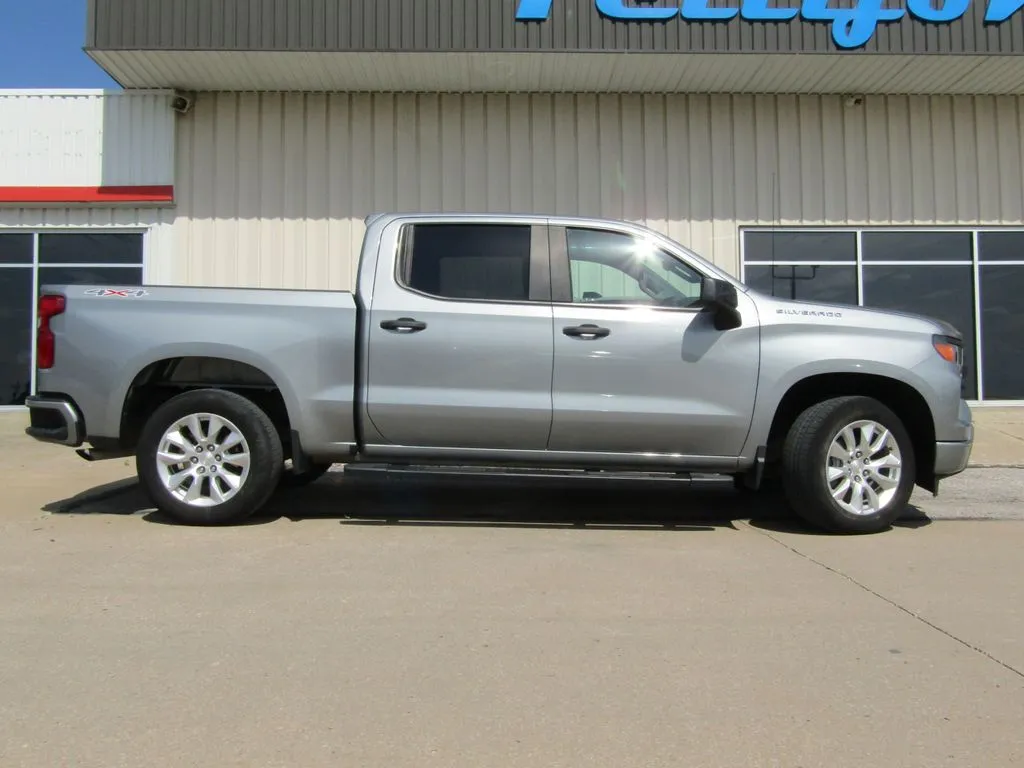 Used 2024 Chevrolet Silverado 1500 Custom with VIN 1GCPDBEK1RZ226226 for sale in Kansas City