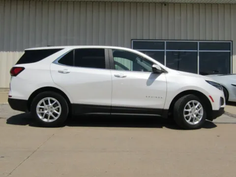Photos of 2024 Chevrolet Equinox LT for sale in Bethany, MO at Pettijohn Auto Center