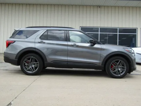 Photos of 2025 Ford Explorer ST-Line for sale in Bethany, MO at Pettijohn Auto Center