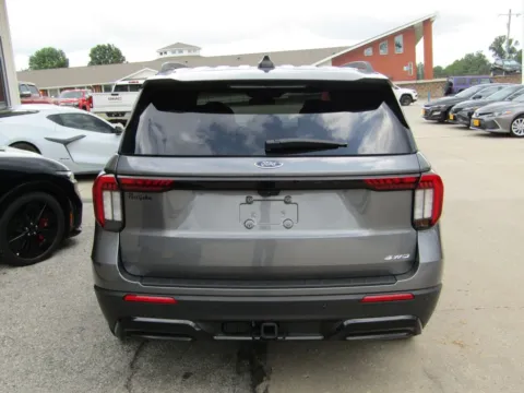 More photos of 2025 Ford Explorer ST-Line at Pettijohn Auto Center, MO