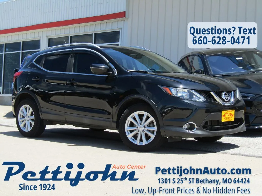 Used 2017 Nissan Rogue Sport SL with VIN JN1BJ1CR8HW106956 for sale in Kansas City