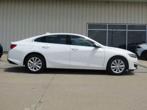 Photos of 2023 Chevrolet Malibu LT for sale in Bethany, MO at Pettijohn Auto Center