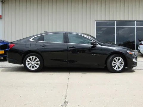 Photos of 2023 Chevrolet Malibu LT for sale in Bethany, MO at Pettijohn Auto Center