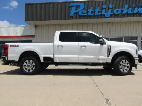 Photos of 2024 Ford F-350SD Lariat for sale in Bethany, MO at Pettijohn Auto Center