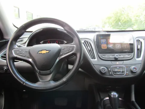 More photos of 2018 Chevrolet Malibu LT at Pettijohn Auto Center, MO