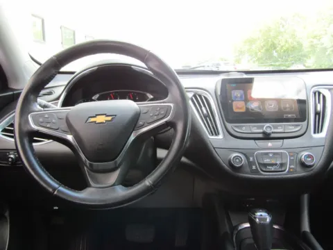 More photos of 2018 Chevrolet Malibu LT at Pettijohn Auto Center, MO