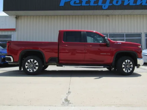 Photos of 2024 Chevrolet Silverado 2500HD LT for sale in Bethany, MO at Pettijohn Auto Center