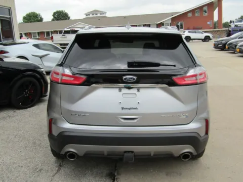 More photos of 2020 Ford Edge Titanium at Pettijohn Auto Center, MO