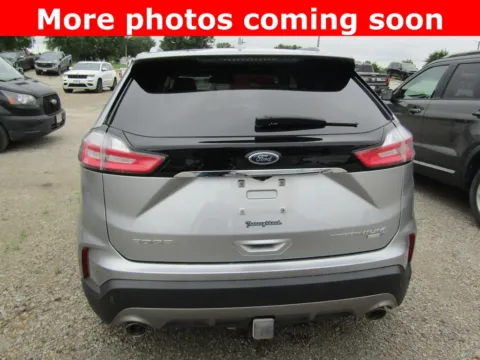 More photos of 2020 Ford Edge Titanium at Pettijohn Auto Center, MO