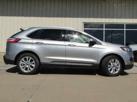 Photos of 2020 Ford Edge Titanium for sale in Bethany, MO at Pettijohn Auto Center