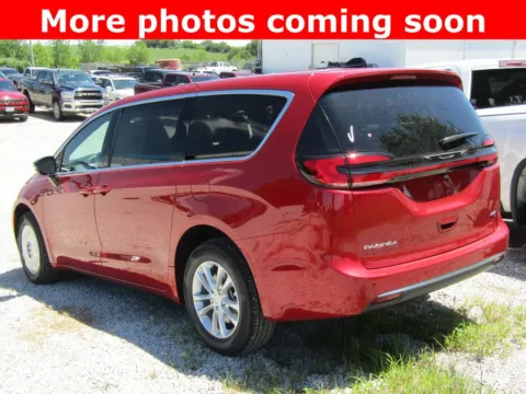 Another view of 2027 Chrysler Pacifica Select for sale in Bethany, MO at Pettijohn Auto Center