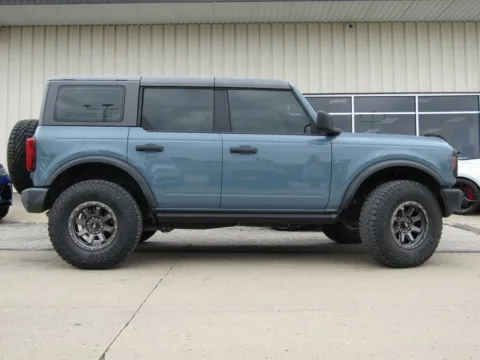 Photos of 2022 Ford Bronco for sale in Bethany, MO at Pettijohn Auto Center