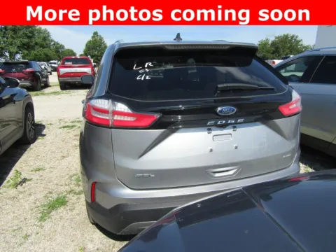 More photos of 2023 Ford Edge SEL at Pettijohn Auto Center, MO