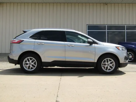 Photos of 2023 Ford Edge SEL for sale in Bethany, MO at Pettijohn Auto Center