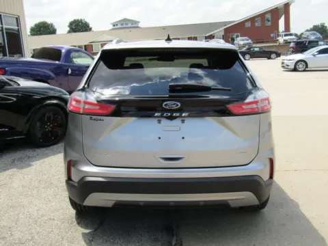 More photos of 2023 Ford Edge SEL at Pettijohn Auto Center, MO