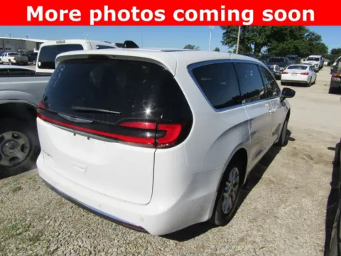 More photos of 2023 Chrysler Pacifica Touring L at Pettijohn Auto Center, MO