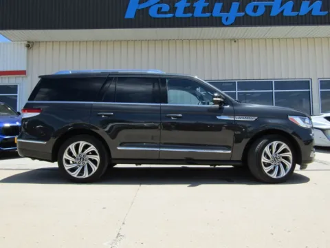 Photos of 2023 Lincoln Navigator Reserve for sale in Bethany, MO at Pettijohn Auto Center