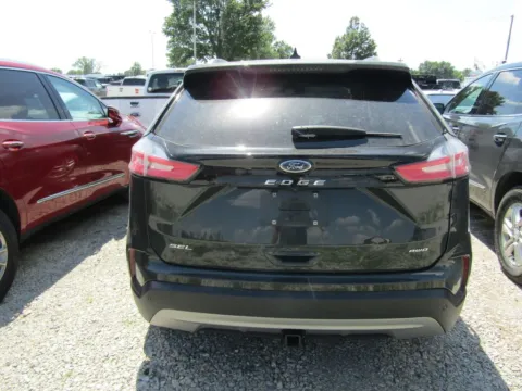 More photos of 2023 Ford Edge SEL at Pettijohn Auto Center, MO