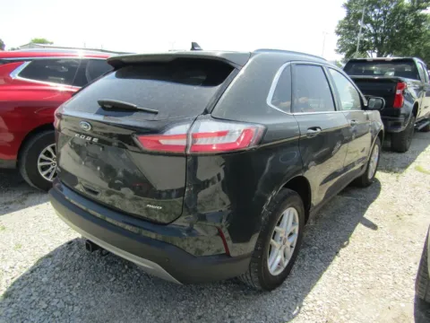 More photos of 2023 Ford Edge SEL at Pettijohn Auto Center, MO