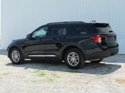 More photos of 2025 Ford Explorer Active at Pettijohn Auto Center, MO