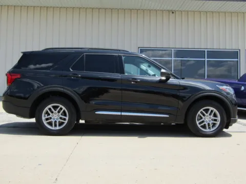 Photos of 2025 Ford Explorer Active for sale in Bethany, MO at Pettijohn Auto Center