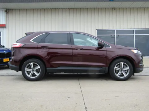 Photos of 2023 Ford Edge SEL for sale in Bethany, MO at Pettijohn Auto Center