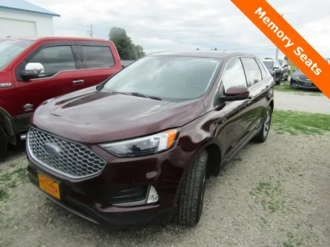Red 2023 Ford Edge SEL for sale in Bethany, MO