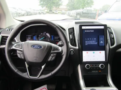 More photos of 2023 Ford Edge SEL at Pettijohn Auto Center, MO