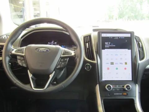 More photos of 2024 Ford Edge SEL at Pettijohn Auto Center, MO