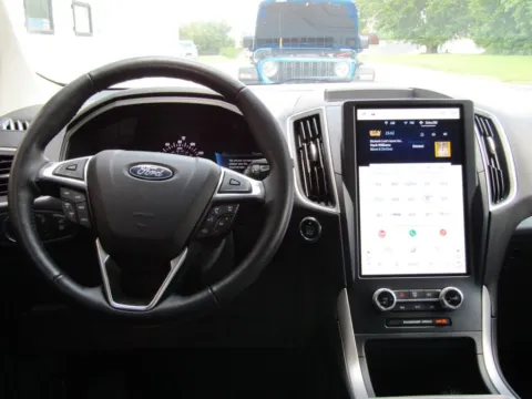 More photos of 2024 Ford Edge SEL at Pettijohn Auto Center, MO