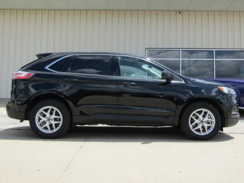 Photos of 2024 Ford Edge SEL for sale in Bethany, MO at Pettijohn Auto Center