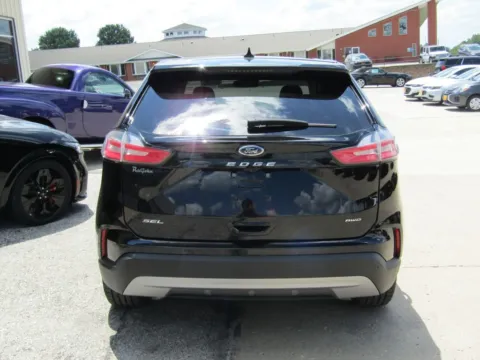 More photos of 2024 Ford Edge SEL at Pettijohn Auto Center, MO