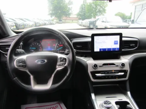 More photos of 2023 Ford Explorer XLT at Pettijohn Auto Center, MO