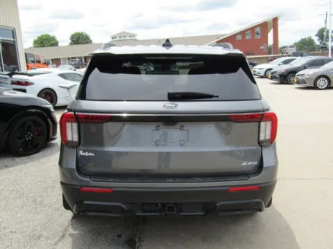 More photos of 2025 Ford Explorer ST-Line at Pettijohn Auto Center, MO