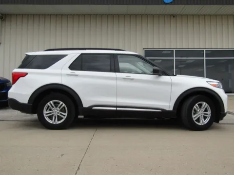 Photos of 2023 Ford Explorer XLT for sale in Bethany, MO at Pettijohn Auto Center