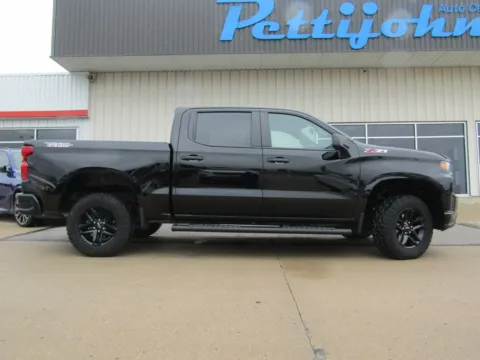 Photos of 2021 Chevrolet Silverado 1500 Custom Trail Boss for sale in Bethany, MO at Pettijohn Auto Center