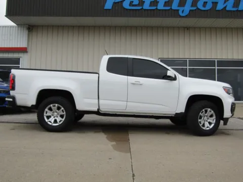 Photos of 2021 Chevrolet Colorado LT for sale in Bethany, MO at Pettijohn Auto Center