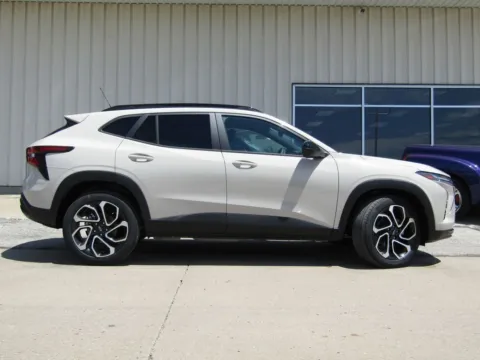 Photos of 2026 Chevrolet Trax 2RS for sale in Bethany, MO at Pettijohn Auto Center