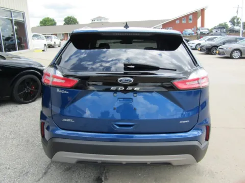 More photos of 2023 Ford Edge SEL at Pettijohn Auto Center, MO