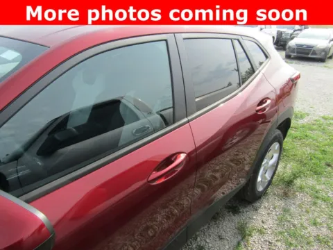 Photos of 2024 Chevrolet Trax LS for sale in Bethany, MO at Pettijohn Auto Center