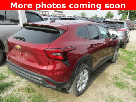 More photos of 2024 Chevrolet Trax LS at Pettijohn Auto Center, MO