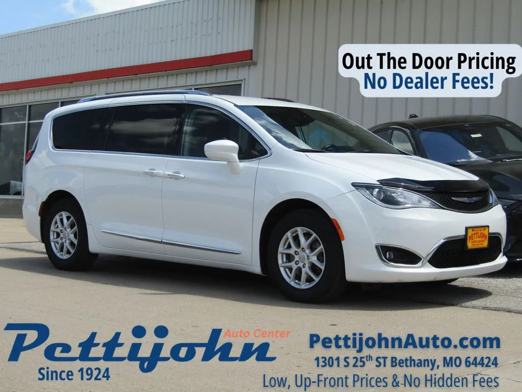 White 2020 Chrysler Pacifica Touring L for sale in Bethany, MO